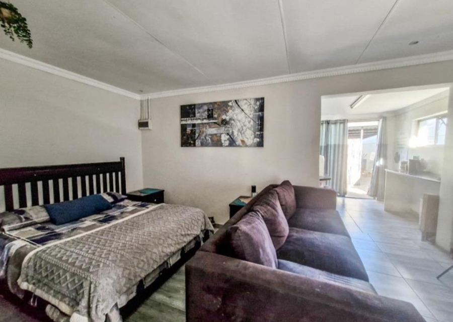 5 Bedroom Property for Sale in Schoemansville North West